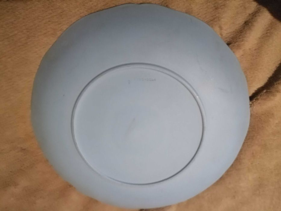 Vand farfurie mare Wedgwood jasper cu model de Craciun.