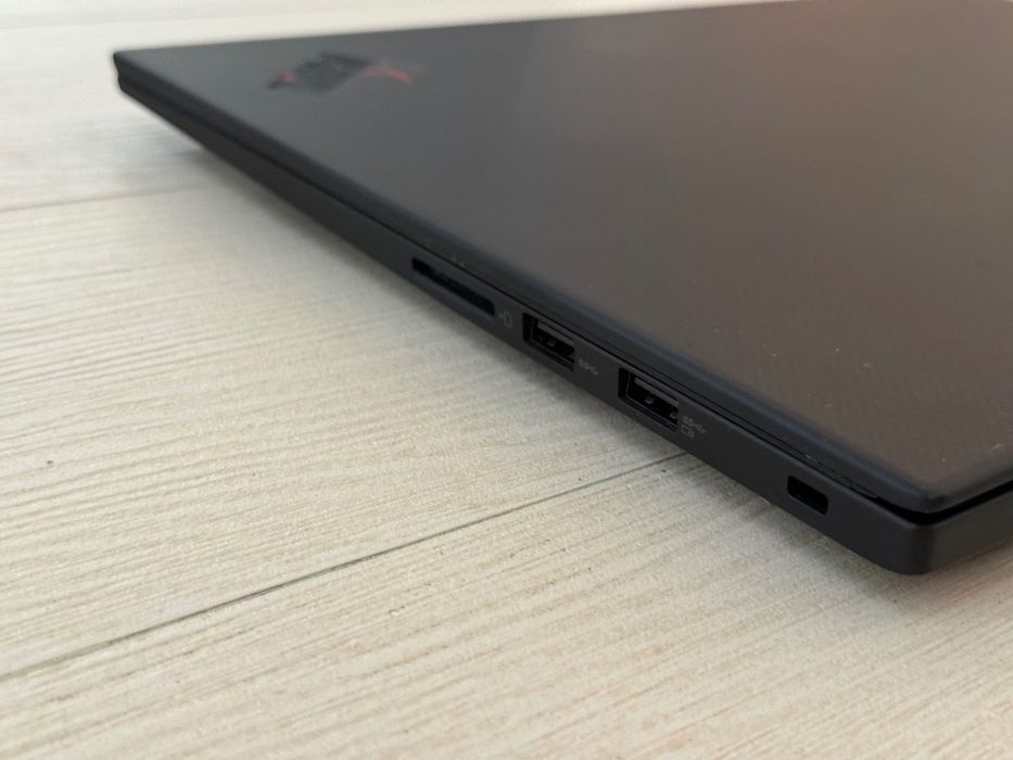 Лаптоп 15.6’OLED 4K Touch i7-10850H 32GB DDR4 Lenovo Thinkpad X1 Extreme Gen 3 GTX 1650TI Max-Q  512GB SSD