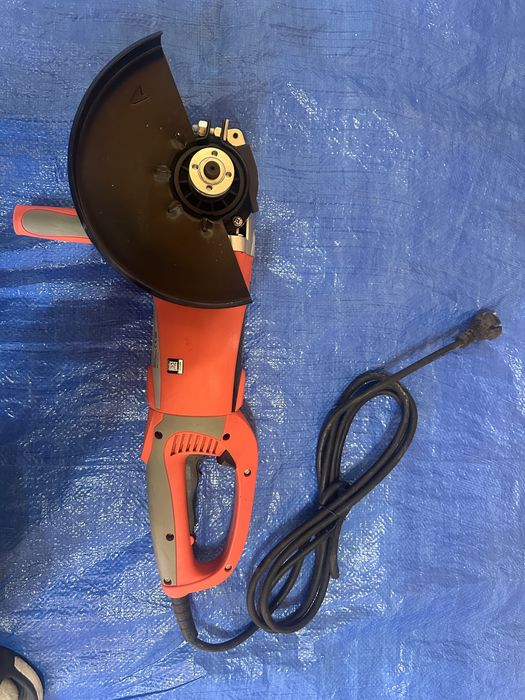 Polizor unghiular Pattfield 2200W ca nou