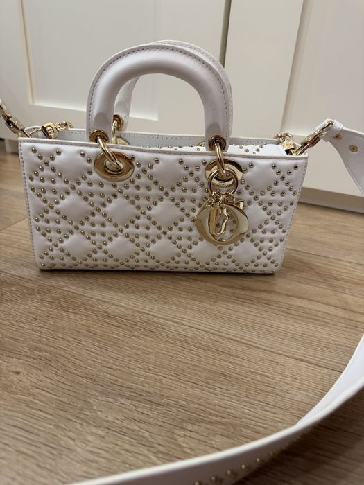Dior Lambskin D Joy pearl studded чанта