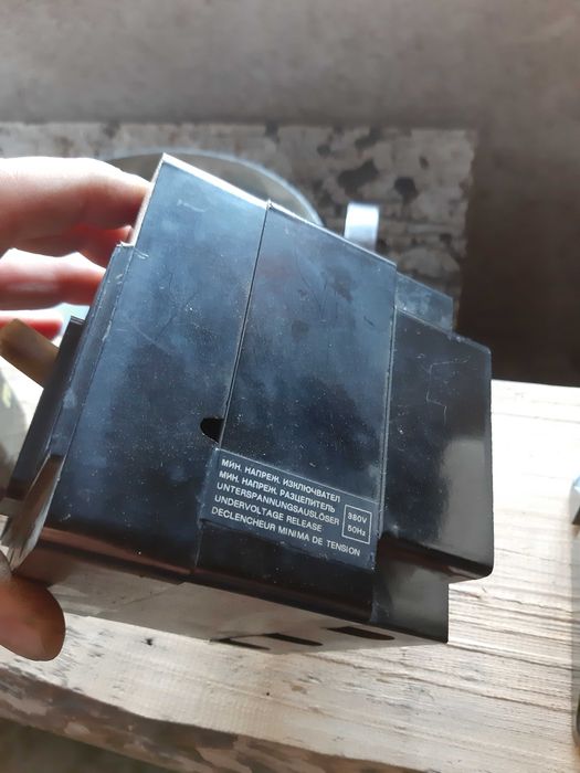 Автоматичен прекъсвач 380Волта