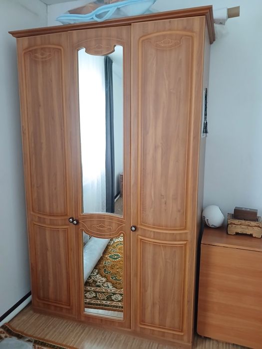 Продам спальный гарнитур