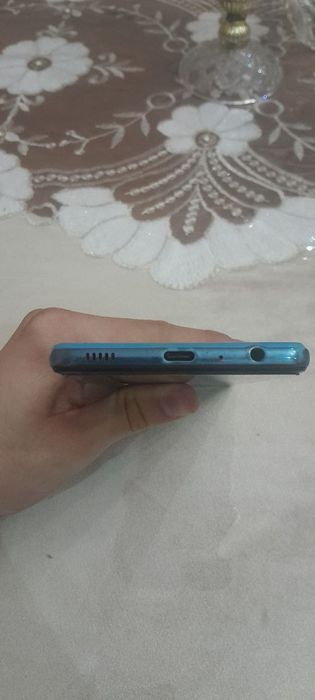 Samsung a52 
128gb 
Karobka+dakument 
Aybi orga krishkasi singan va 2-