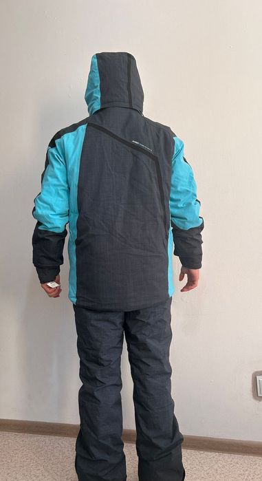 Продам лыжный костюм