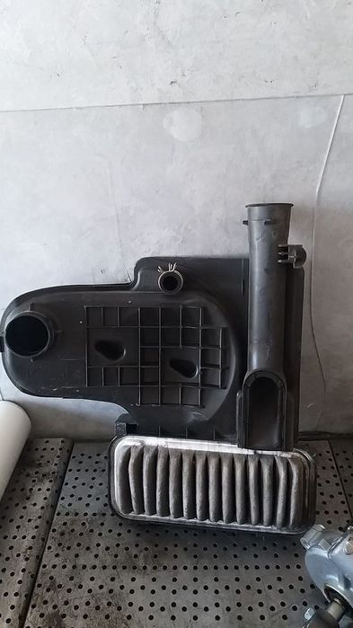 Carcasa filtru aer 1.0 b toyota yaris 3 p13 177050q020 8p1140501810
