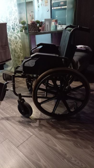 Cărucior pt persoane cu dizabilitati