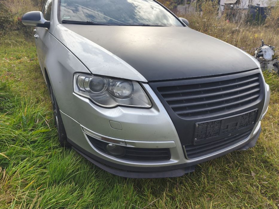 Bară față cu grilă centrală gri LA7W Volkswagen Passat B6 2005-2010