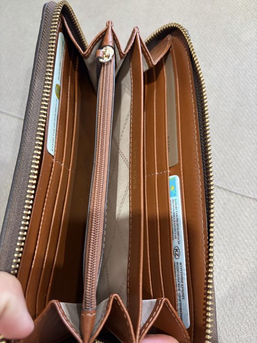Продам портмоне Michael Kors