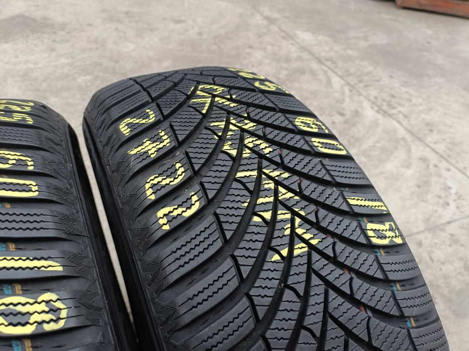 Doua anvelope iarna 225 60 18 semperit speed grip 5 cu 7,5 mm 2722