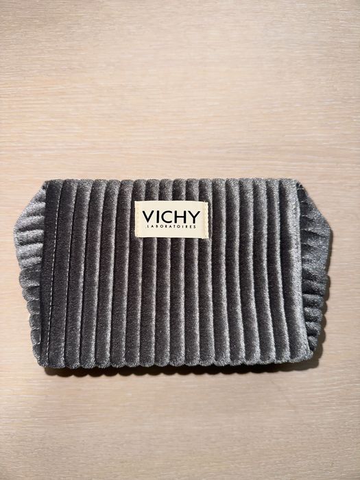 Козметични несесери Vichy