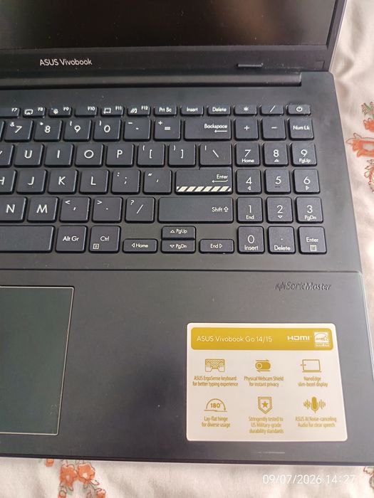Notebuk sotiladi