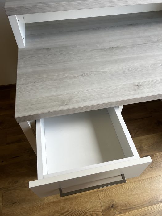 Birou modern cu etajera si sertare , sertar special pentru imprimanta
