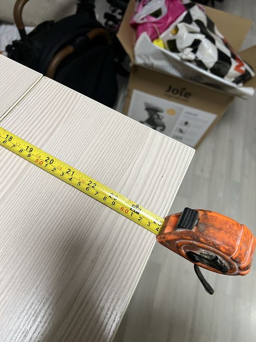 Стол на ресепшен