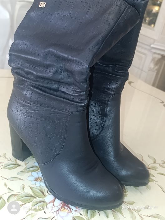 Продам Сапоги новые