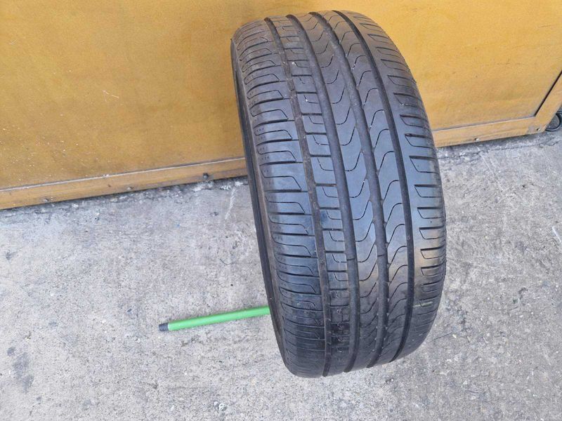 1 Pirelli R18 235/45
лятна гума 
DOT5019
