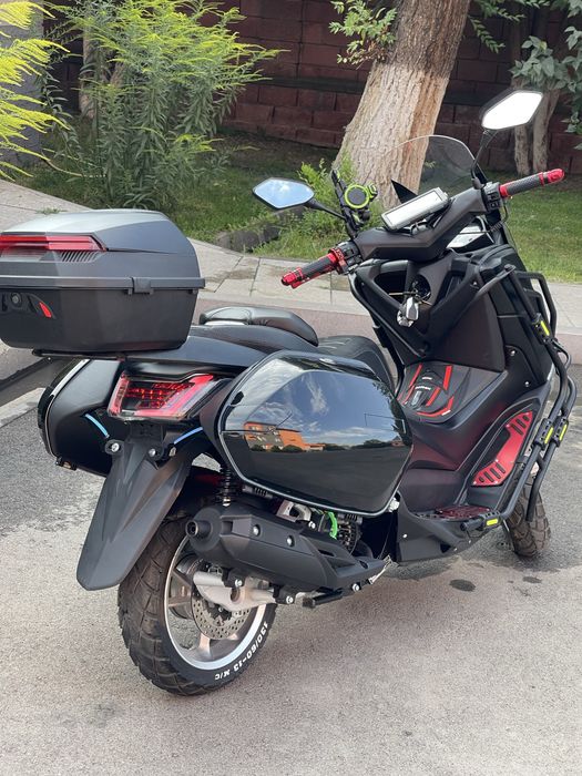 YAMAHA N-MAX X-7 200 кубов
