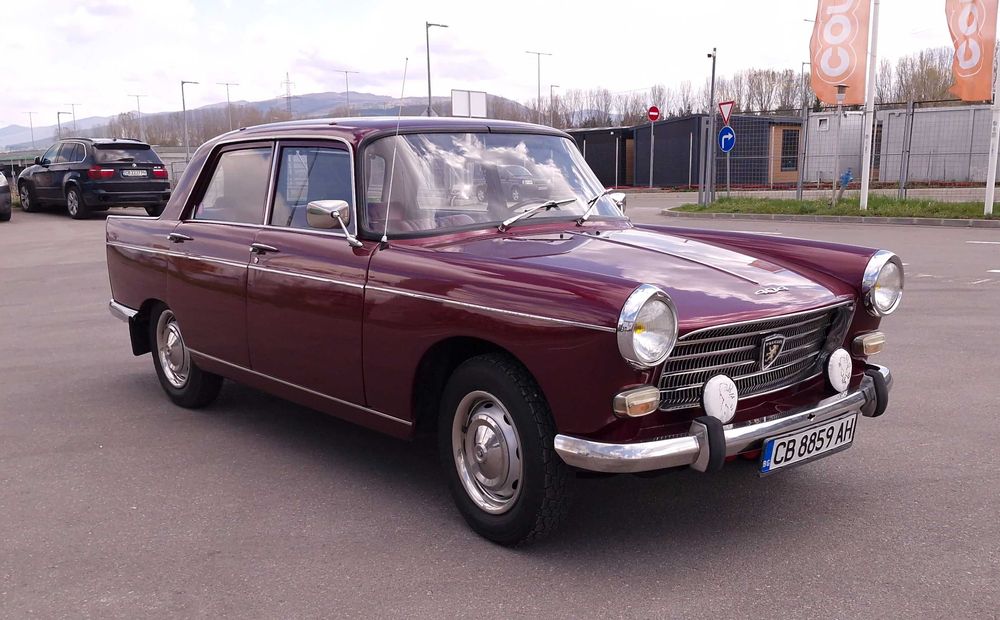 Кола под наем за бал, сватба или друг специялен повод! Под наем ретро