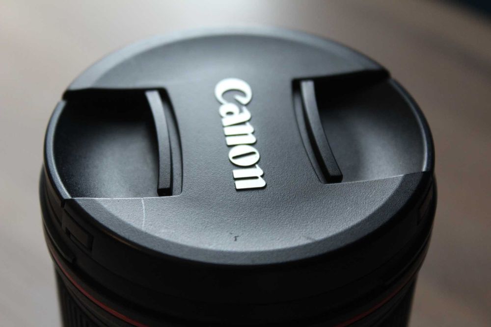 Обектив Canon EF 16-35mm f/4 L IS USM