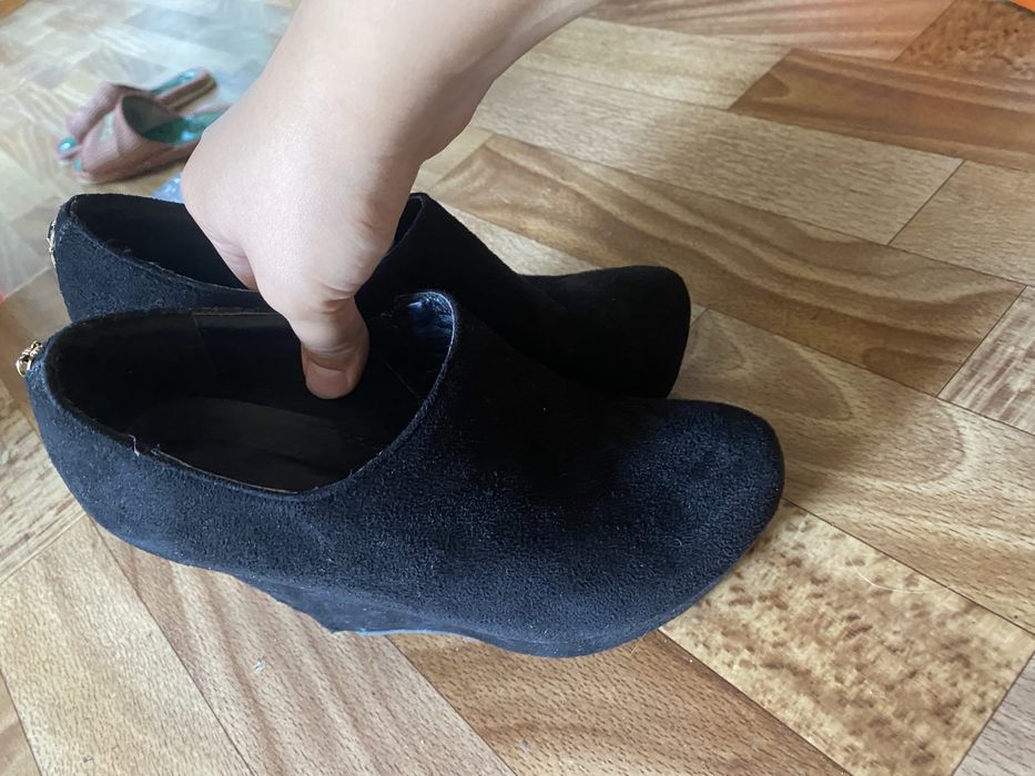 Продам полусапожки на танкетке платформе