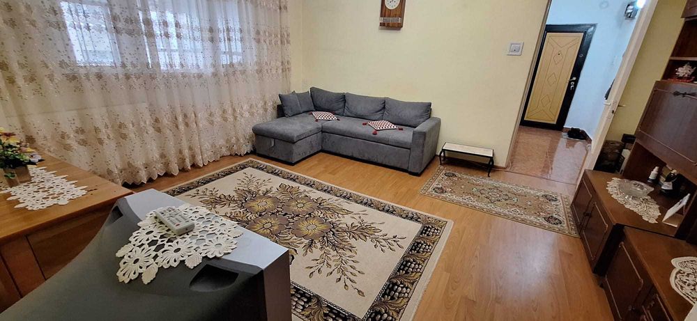 Etaj 1- Vanzare apartament 2 camere confort 1 Targoviste .