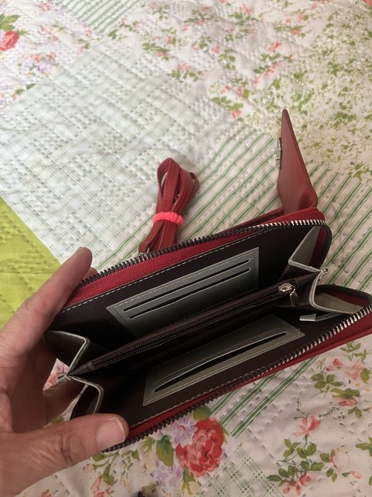 Продам срочно маленькая сумочка через плечо