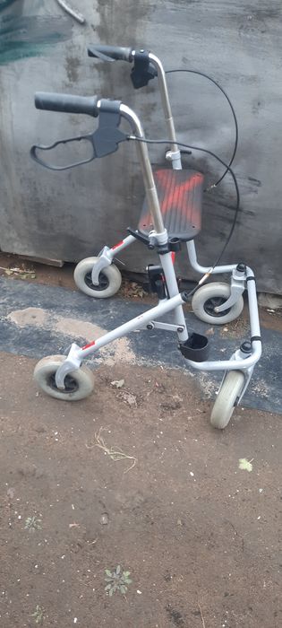 Ходунки для инвалидов