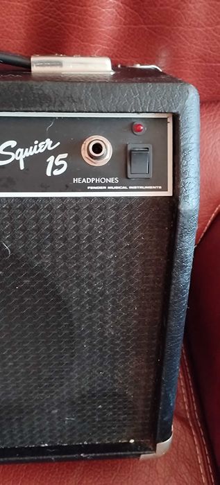 Продавам кубе за китара Squier by Fender 15w.