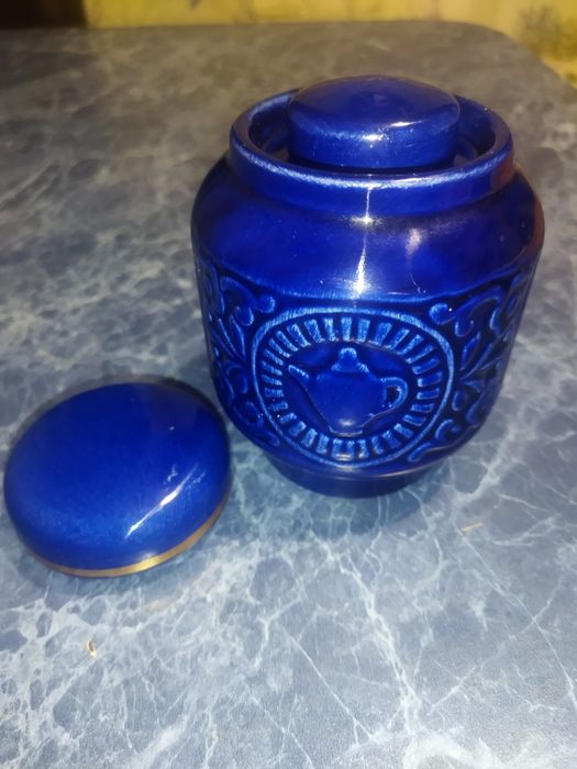 Банка (чайница) для сухих смесей.