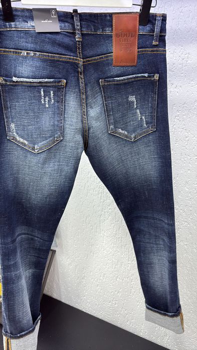 Reducere Blugi Dsquared barbati