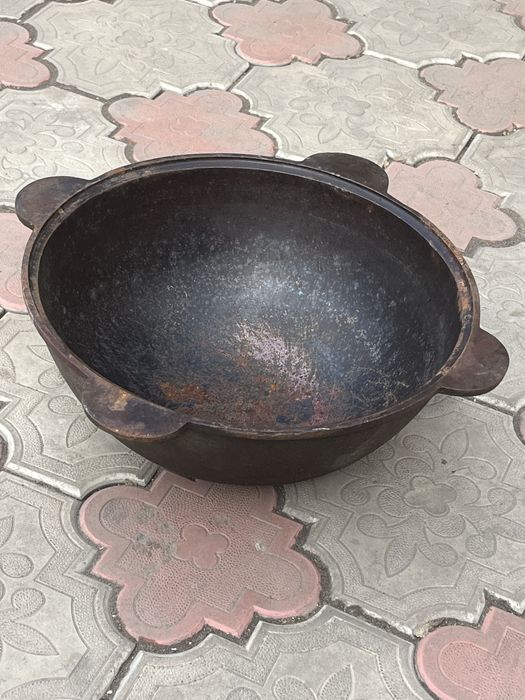 Казан чугунный 10литров-цена-15000т