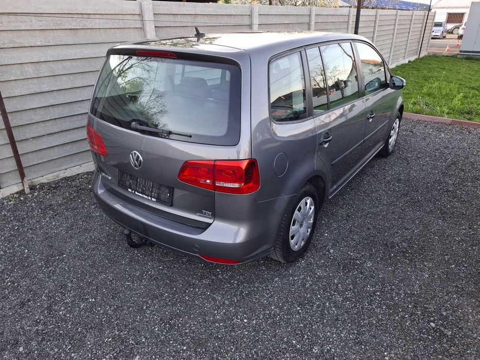 VW Touran 1.6D an 2012. Posibil GARANTIE si RATE