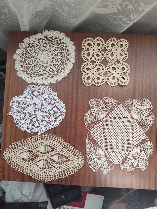 Плетива на една кука (подложки, каренца).