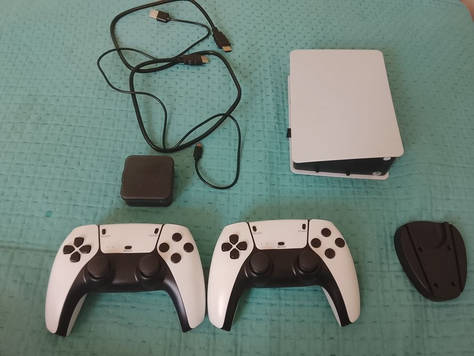 Продоется игравой приставка.15.000 игры есть