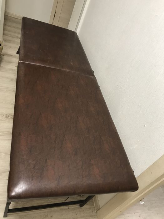 Продам кушетку 15000тг