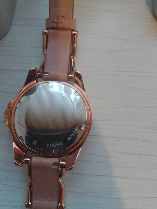 Fossil Riley чисто нов дамски  часовник