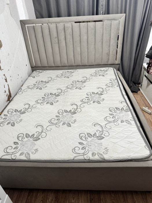 Кровать двуспальняя