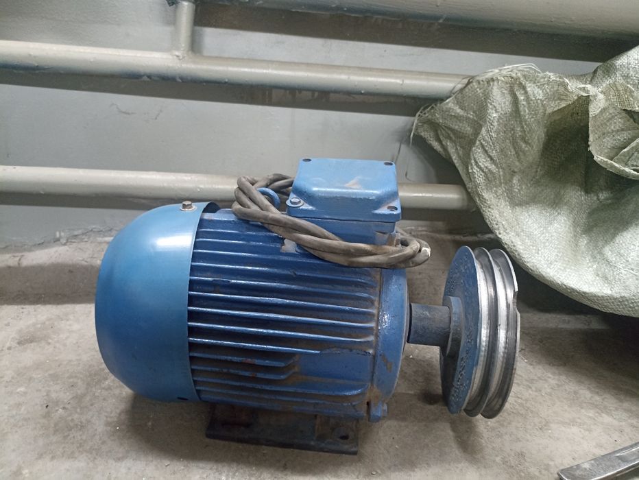 Станок разбортовочный.компрессор 500л.