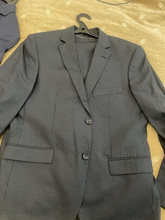 Продам мужские костюмы