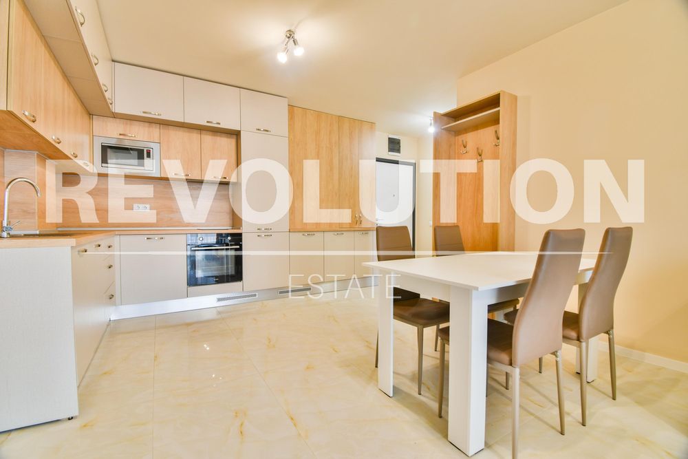 Двустаен апартамент в ж.к. Кръстова Вада