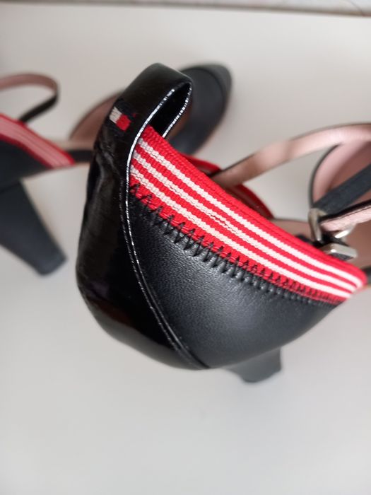 Кожени обувки с ток Tommy Hilfiger