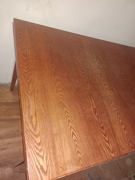 Продается стол раздвижной большой,