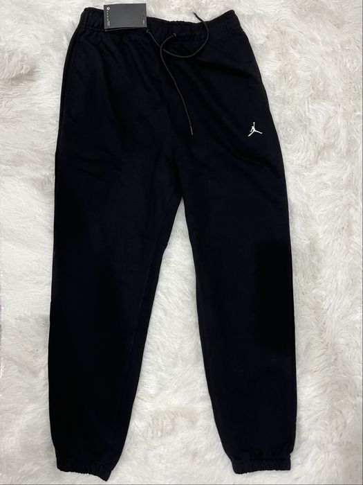 Черные штаны Jordan