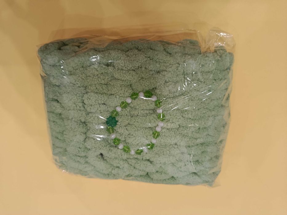 Ръчно изработени шалове и ластици (скрънчи)