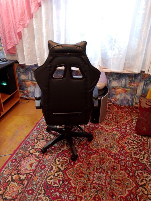 Продам игровое кресло