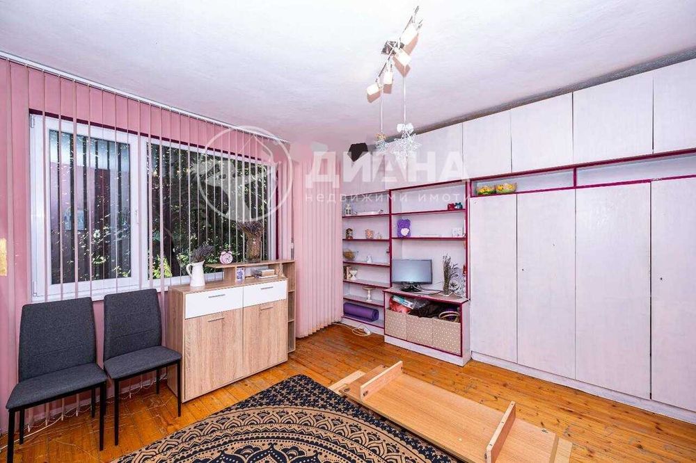 Продава се Четиристаен апартамент в Пловдив, Младежки Хълм - 126 кв.м за 1572 €/кв.м - Снимка #2