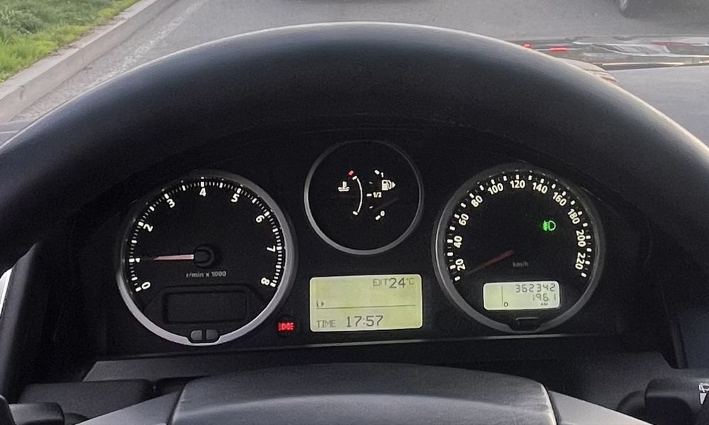 Щиток приборов на Range Rover Sport L320