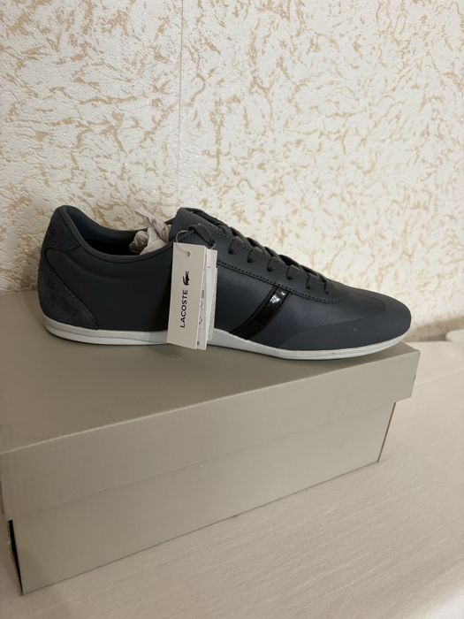 Продавам обувки на lacoste