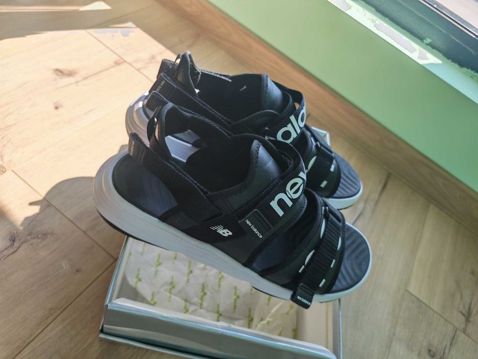 Сандали New balance 750