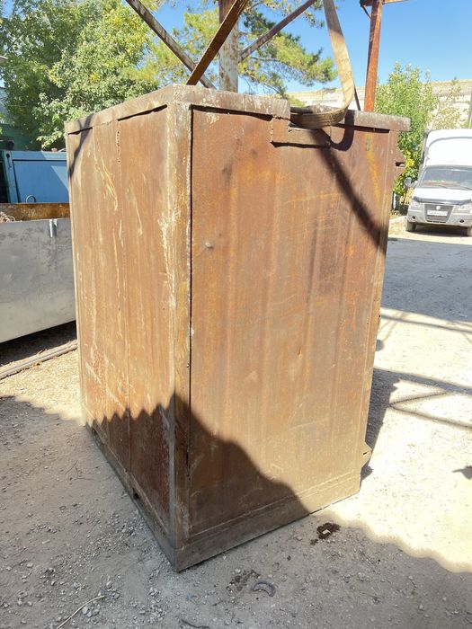 Сейф металический