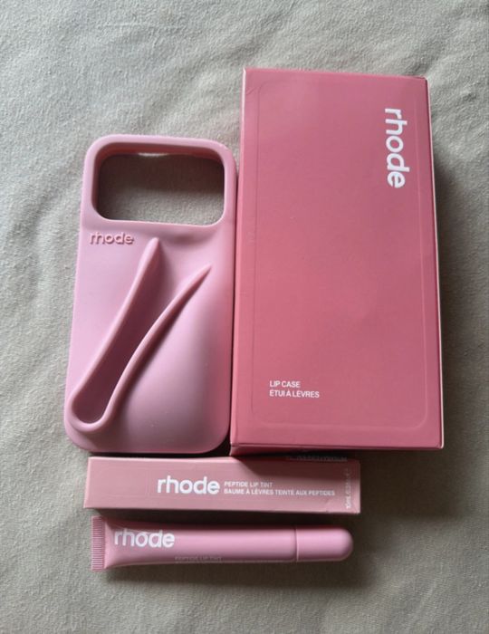 diverse culori husa rhode cu lipgloss iphone 17 pro